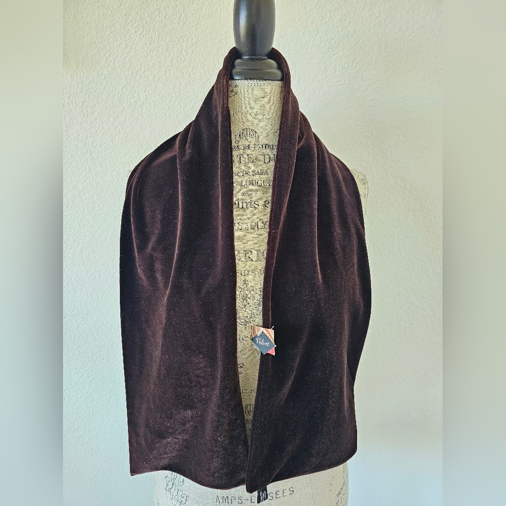Vintage-Style Velvet Neck Scarf – Ben Berger Luxury Collection – Dark Academia - Picture 2 of 6